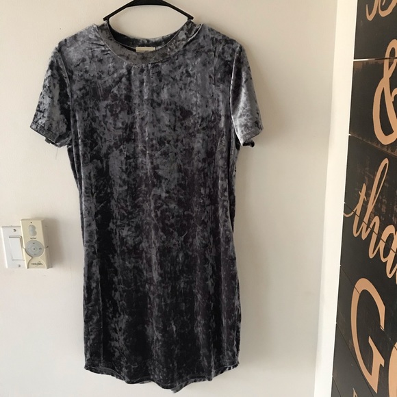 Wet Seal Dresses & Skirts - — WET SEAL - SIZE XL - CRUSHED VELVET DRESS